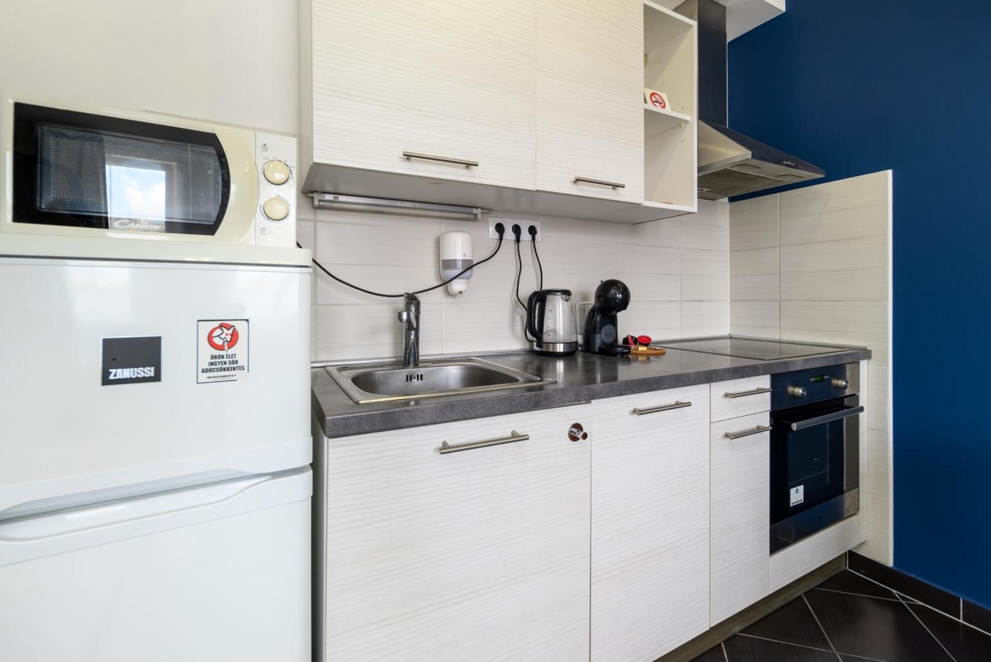 Sun Resort Residential Suite-Free Parking Garage Same Building บูดาเปสต์ ภายนอก รูปภาพ